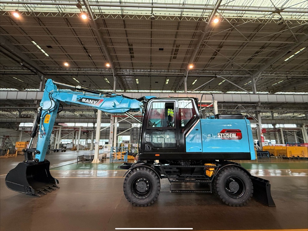 SANY SY175EW elektrisk hjulgrävare inomhus på mässa eller lager